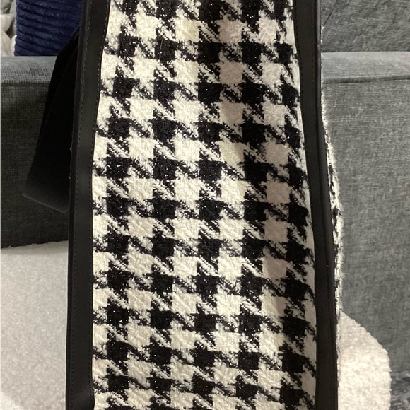 Kate Spade Black and Cream Houndstooth Manhattan - Picture 7 of 13